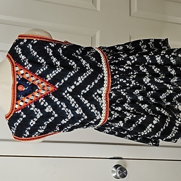 INDIGO MOON Size medium Enbroidery sleevless stop W/ buttons. Empire Waist. - Picture 7 of 13